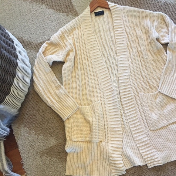 Cozy Cream Pocketed Cable Knit Cardigan Sweater - Picture 3 of 6